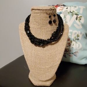 Necklace and earring set